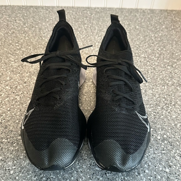 Nike Air Zoom Tempo Next% - Black & White Running Shoe - C19924-003 - Ladies 10 - Picture 4 of 7